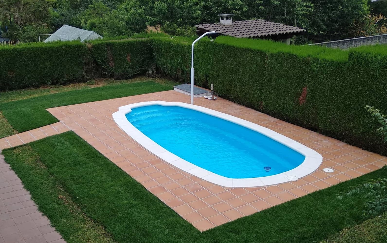 ¿Piscinas de obra o piscinas prefabricadas?